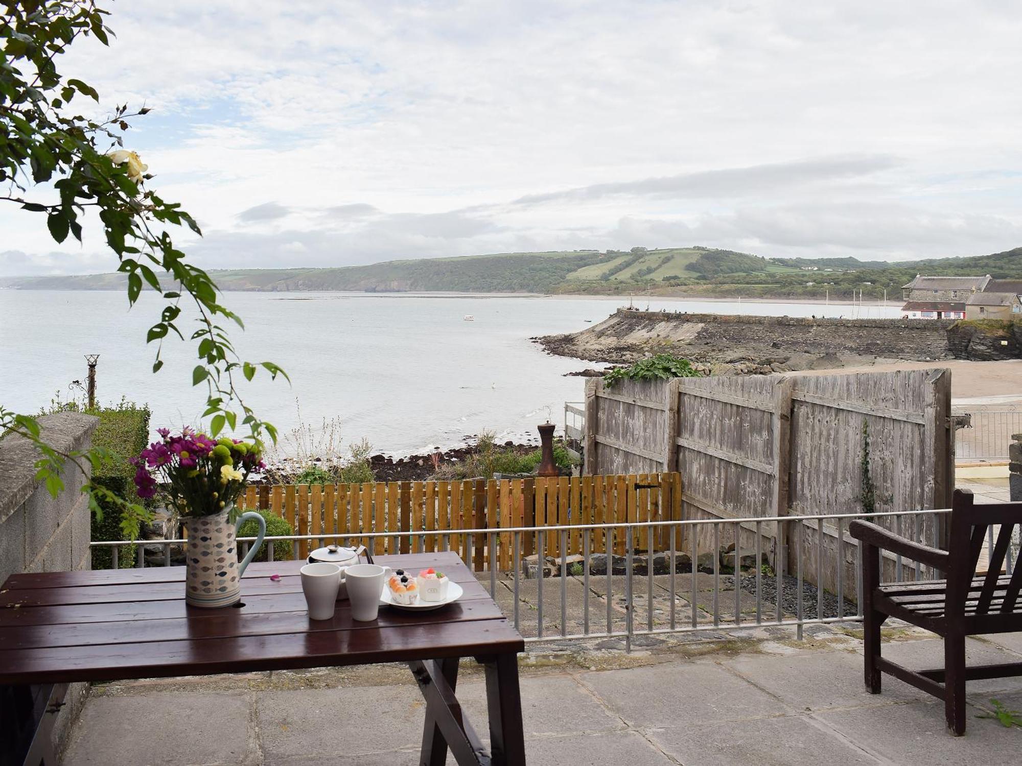 Seadrift Villa New Quay  Exterior photo