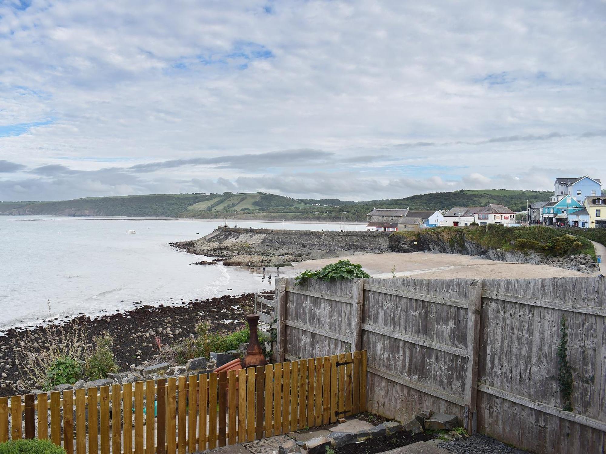 Seadrift Villa New Quay  Exterior photo